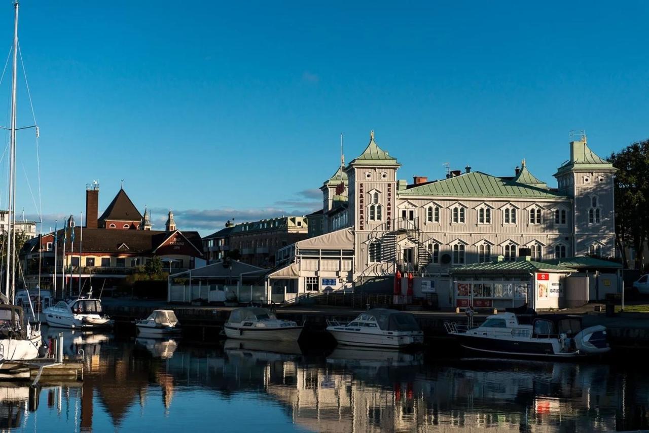 1 Rums-Laegenheter, Gangavstand Till Stroemstads Centrum Leilighet Eksteriør bilde